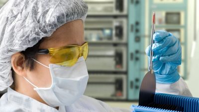 Thermoelektrische-Materialien-im-Labor-scaled-1170x778